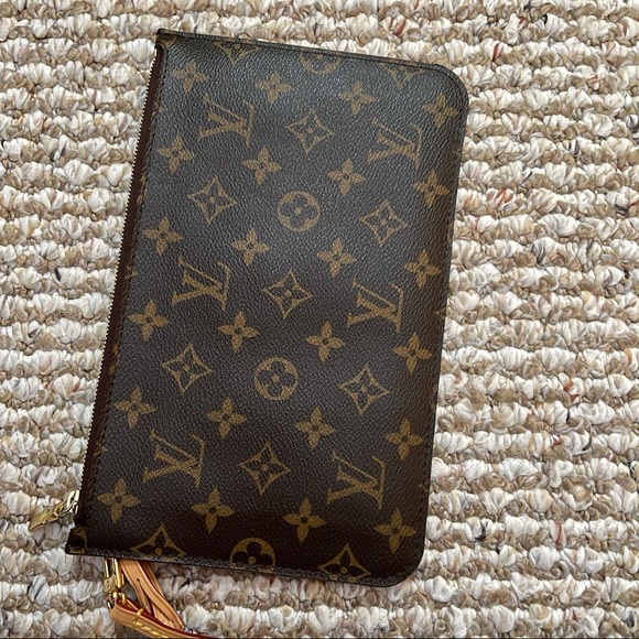 Louis Vuitton RARE Monogram Pouch Piment Interior - Picture 4 of 8